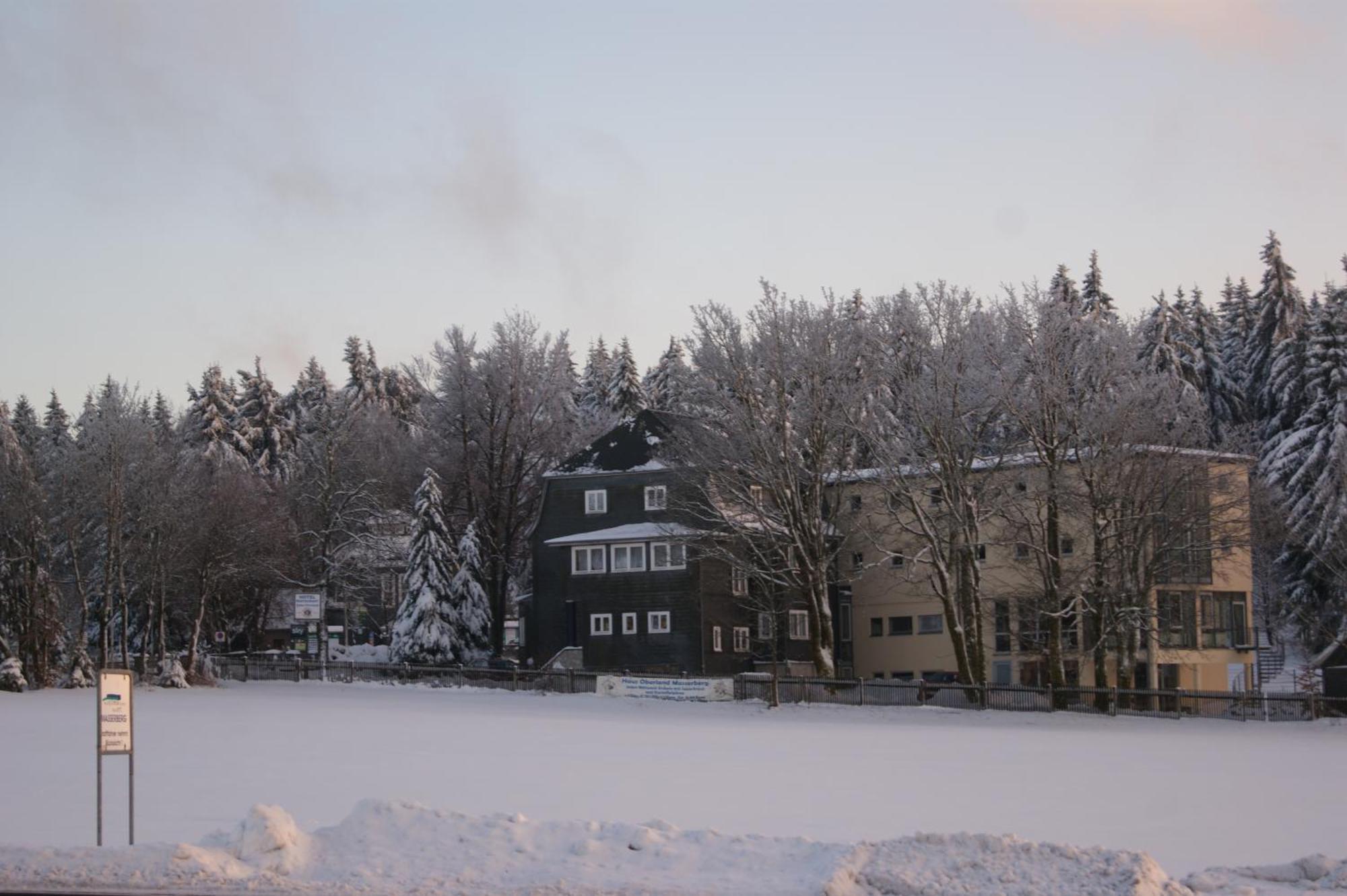 Hotel Haus Oberland Массерберг Экстерьер фото