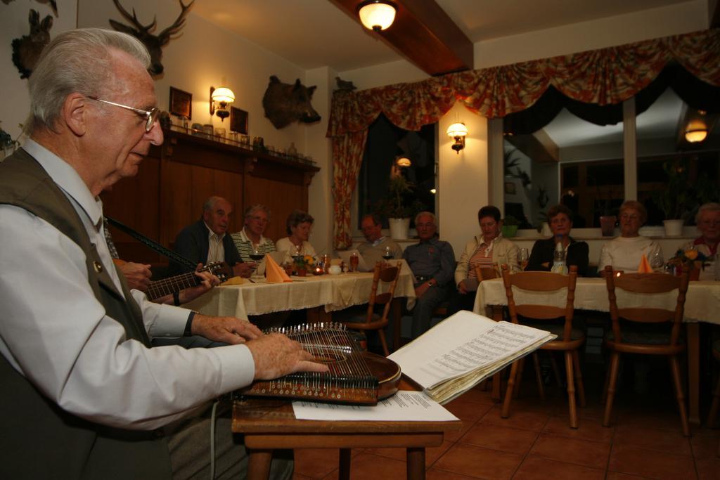 Hotel Haus Oberland Массерберг Экстерьер фото