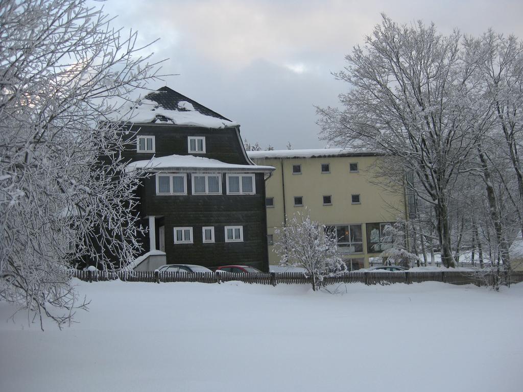 Hotel Haus Oberland Массерберг Экстерьер фото