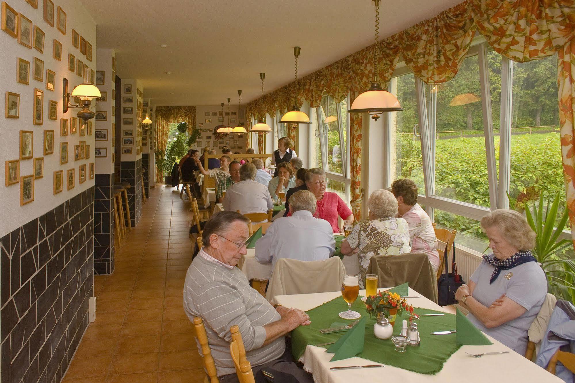 Hotel Haus Oberland Массерберг Экстерьер фото